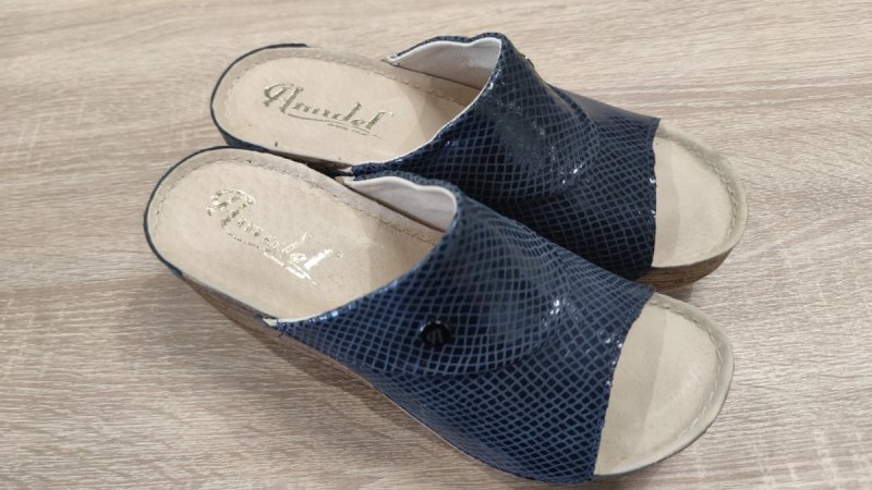 AMULET  549 07M klapki damskie skórzane - jeans niebieski