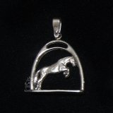 Wisiorek M KOŃ W STRZEMIENIU - Wróbel