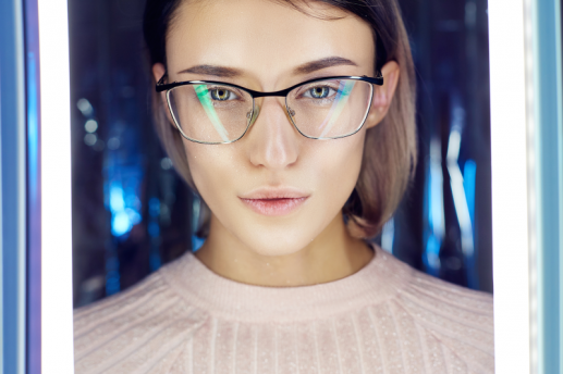 Okulary z filtrem światła niebieskiego – czy warto je kupić?