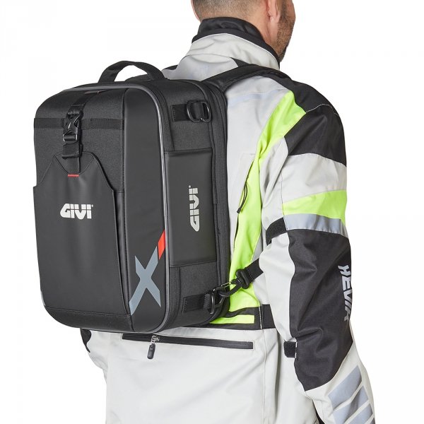 GIVI PLECAK MOTOCYKLOWY 18LT (CZARNY) MODEL X-LINE