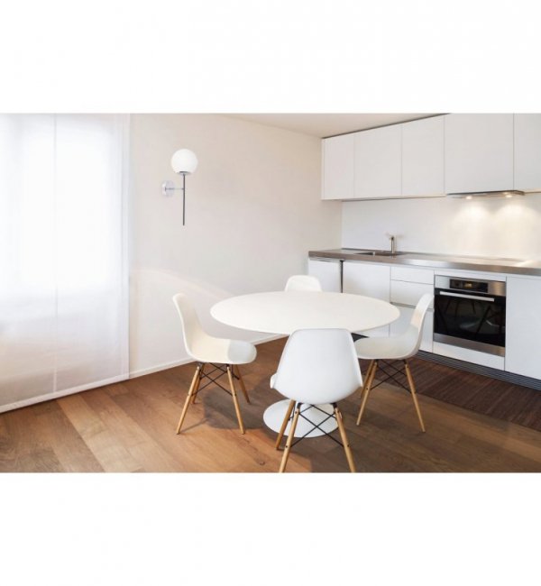 Lampa typu kinkiet SIENA, ścienna, sufitowa, konstrukcja chrom, biały klosz w kształcie kuli, styl loft, E14