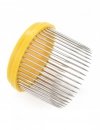 A cap to isolate the bee queen