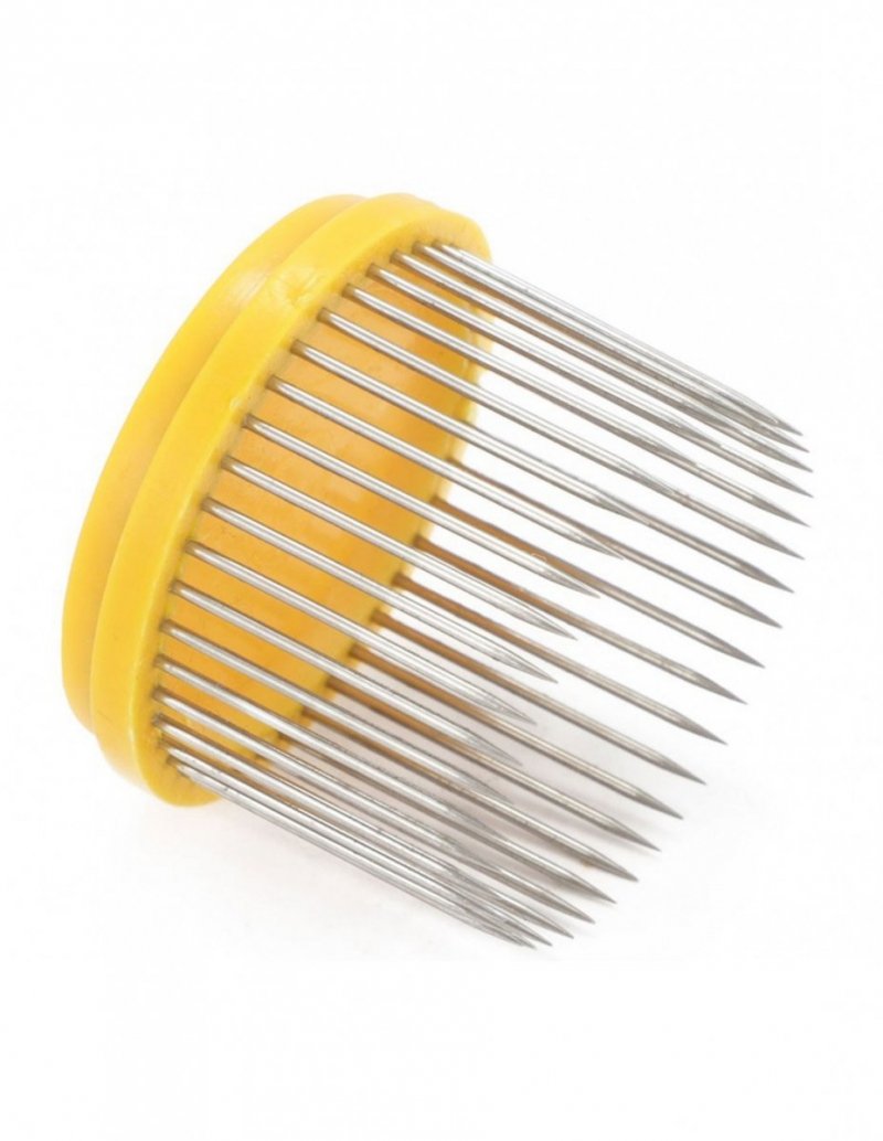 A cap to isolate the bee queen