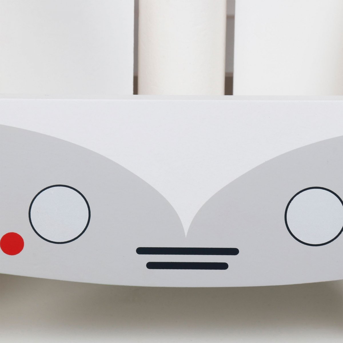 Drewniany jeździk Busik dla dzieci – Autobus z schowkami i przestrzenią na pluszaki