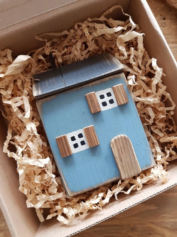 BOX Drewniany domek niebieski