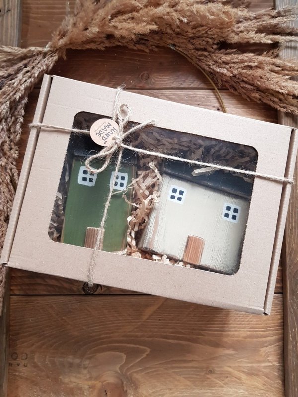 BOX zestaw drewnianych domków khaki/beż