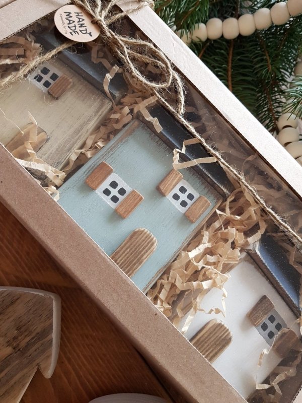 BOX zestaw drewnianych domków beż/niebieski/biały