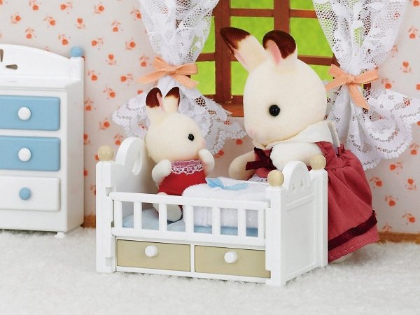 Sylvanian Families Łóżeczko Dziecko królików z czekoladowymi uszami 5017 Epoch