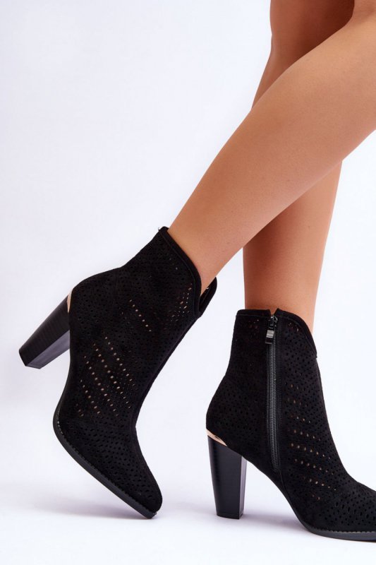Botki Model Logan C-120 Black - Step in style