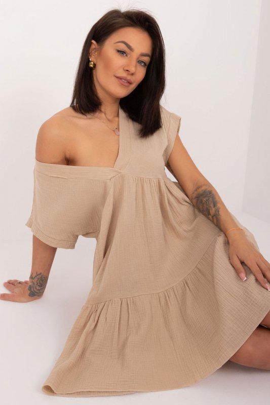 Sukienka Model DHJ-SK-6873.68 Dark Beige - Italy Moda