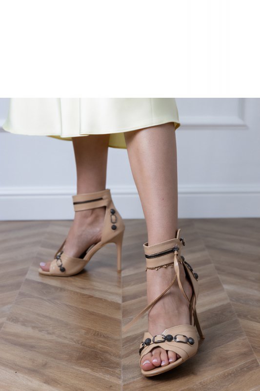 Sandały Model Trinnis E30046 Beige - PRIMO