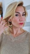 gold earrings made of stainless steel