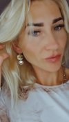gold earrings made of stainless steel