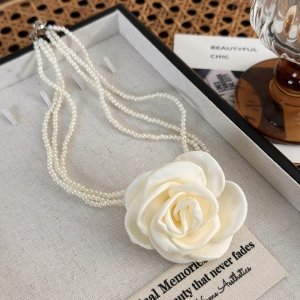Pas23 Naszyjnik choker 35+5cm perełki róża 