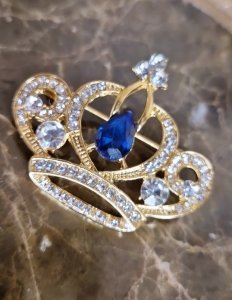 3730A Elegancka broszka przypinka złota cyrkonia