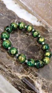 2326c Bransoletka naturalny kamień jadeit mashan na gumce jubilerskiej