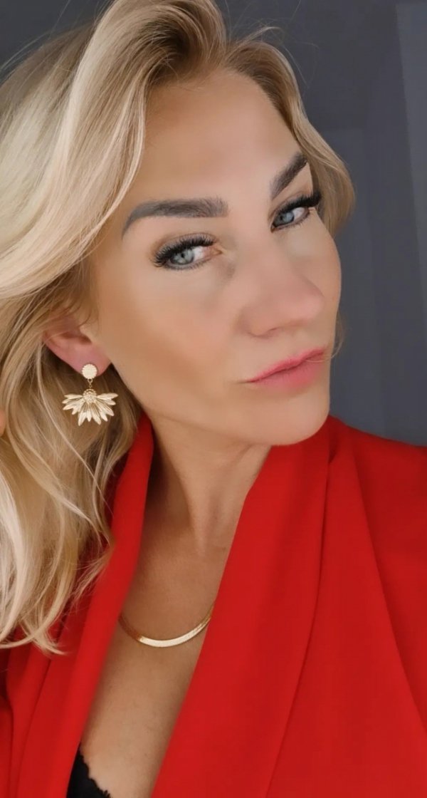 goldene Ohrringe aus Edelstahl