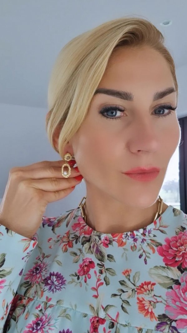 goldene Ohrringe aus Edelstahl