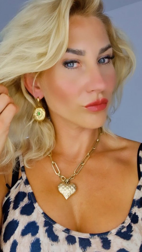 goldene Ohrringe aus Edelstahl