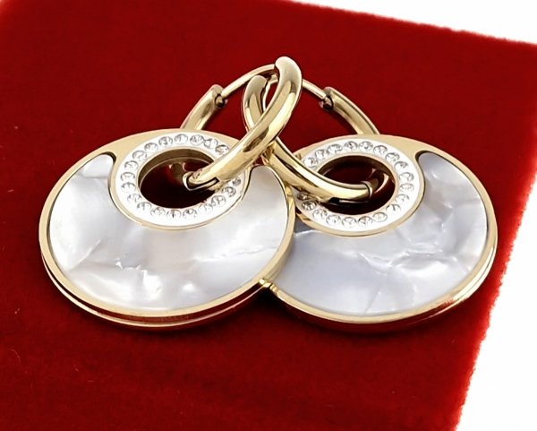 goldene Ohrringe aus Edelstahl