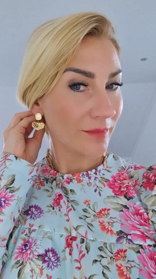 goldene Ohrringe aus Edelstahl