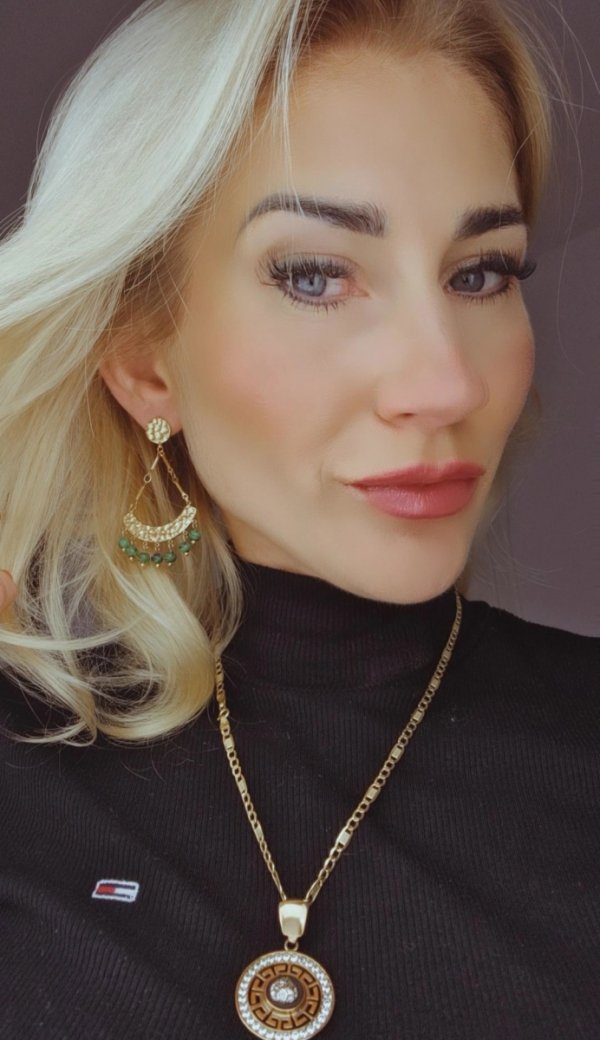 goldene Ohrringe aus Edelstahl