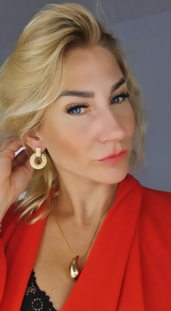 goldene Ohrringe aus Edelstahl