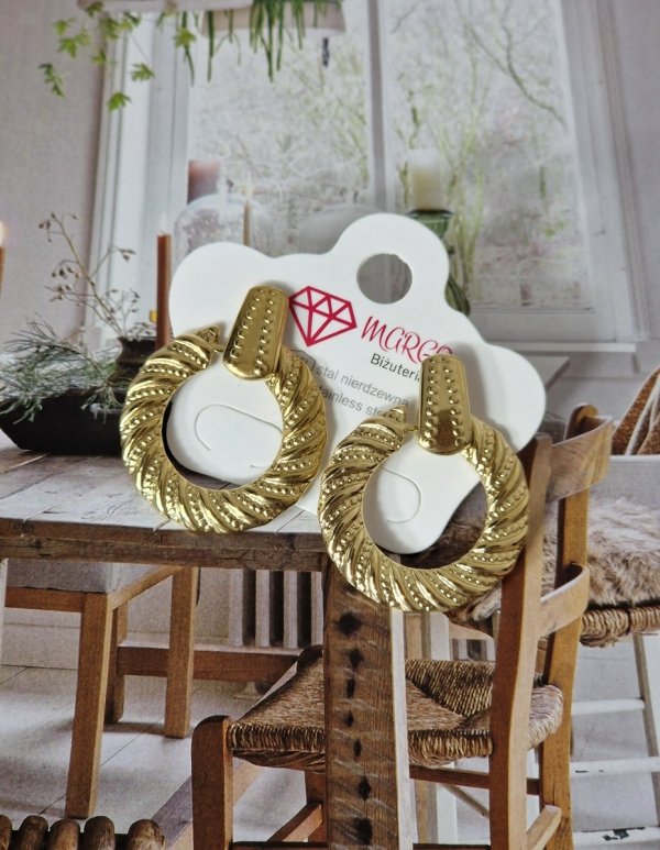 goldene Ohrringe aus Edelstahl