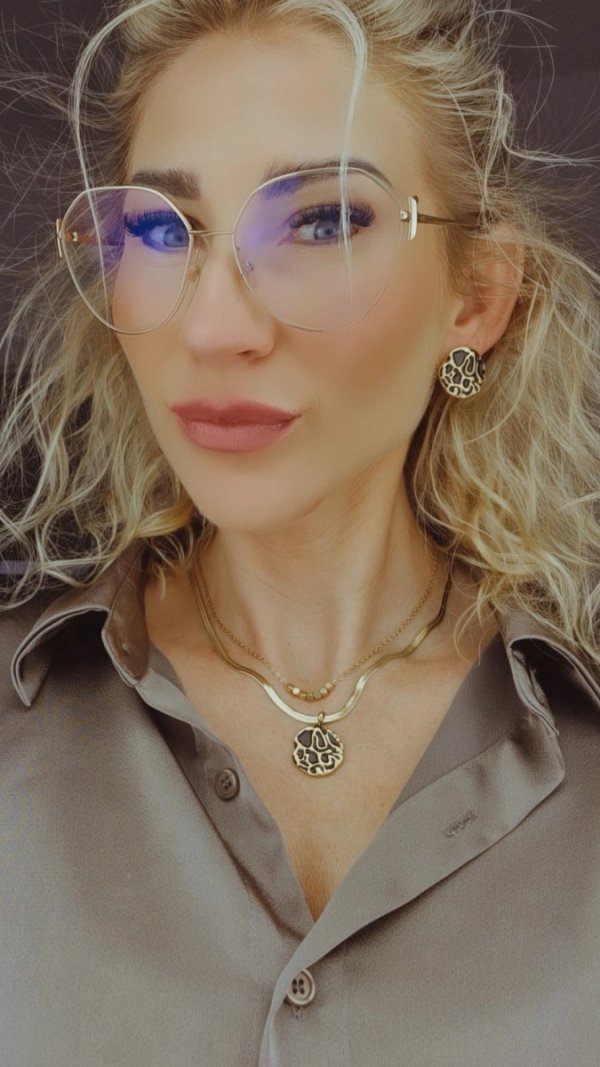 gold earrings made of stainless steel