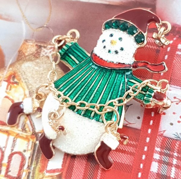 elegant gold brooch