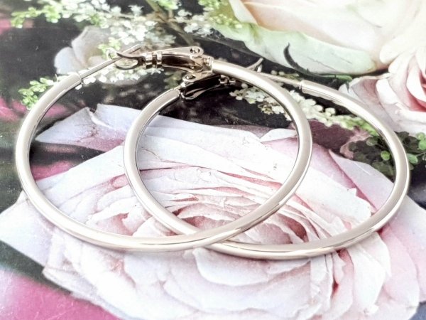 gold earrings made of stainless steel