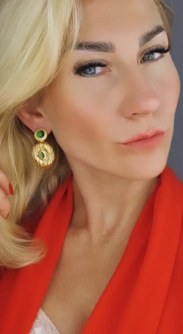 gold earrings made of stainless steel