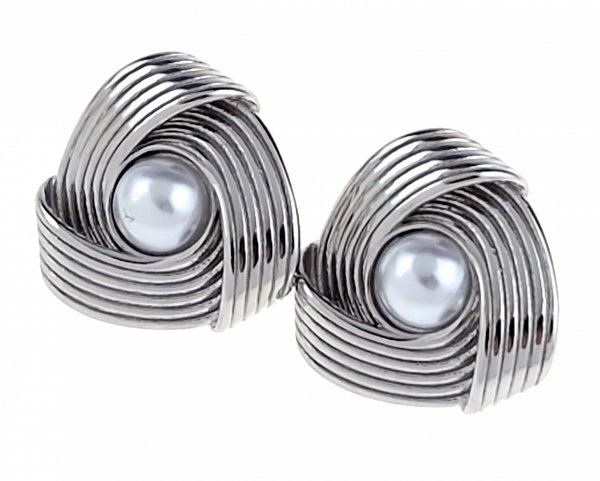 gold earrings made of stainless steel