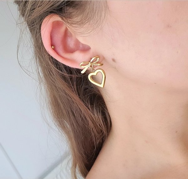gold earrings made of stainless steel