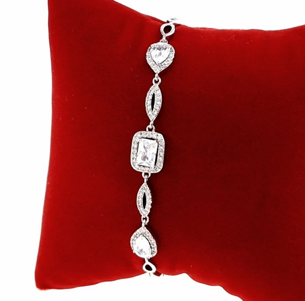 gold bracelet for a gold-plated leg