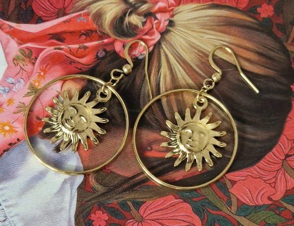 gold earrings made of stainless steel