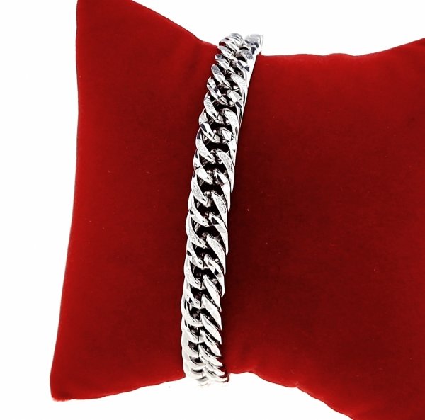 gold bracelet for a gold-plated leg