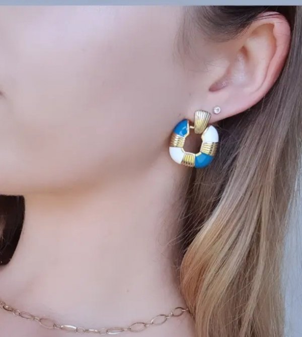 gold earrings made of stainless steel