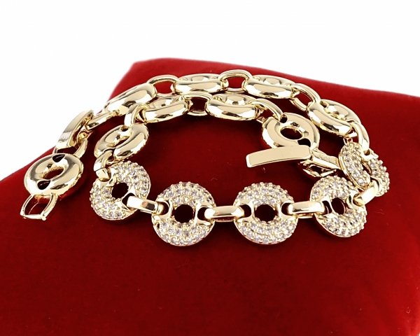 gold bracelet for a gold-plated leg