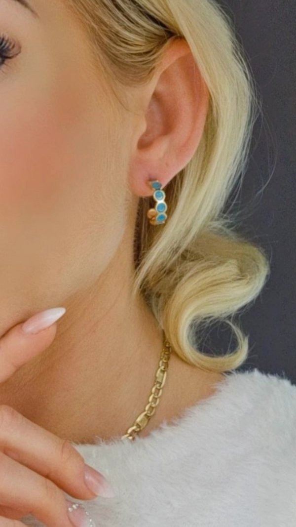 gold earrings made of stainless steel