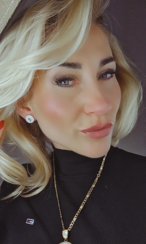 gold earrings made of stainless steel