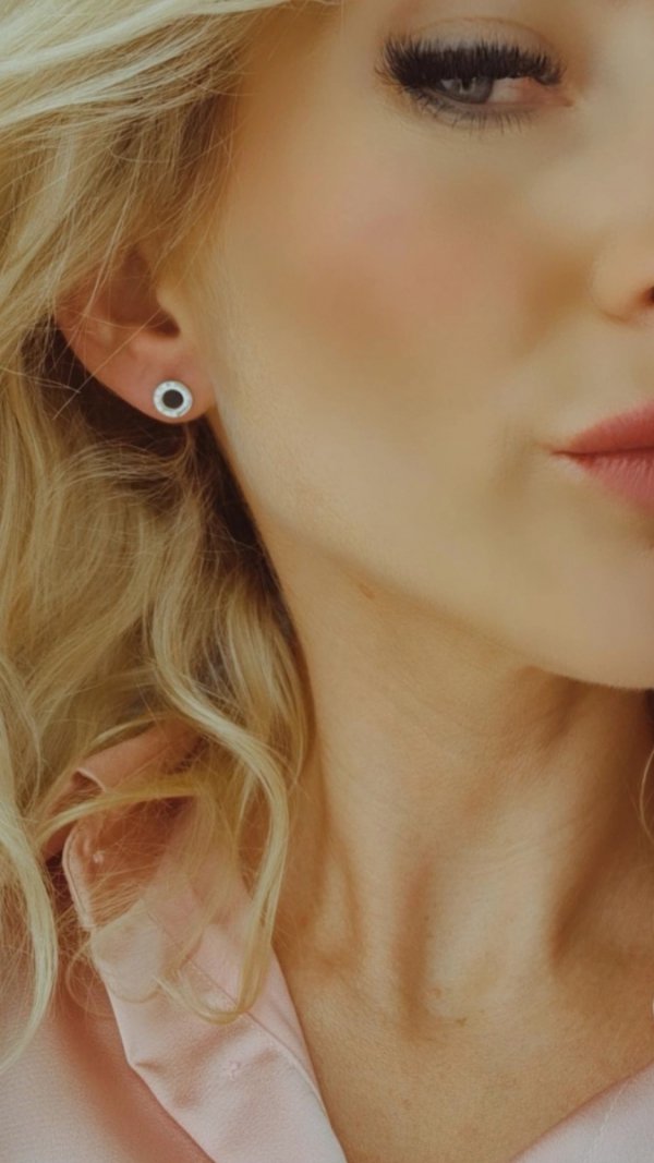 gold earrings made of stainless steel