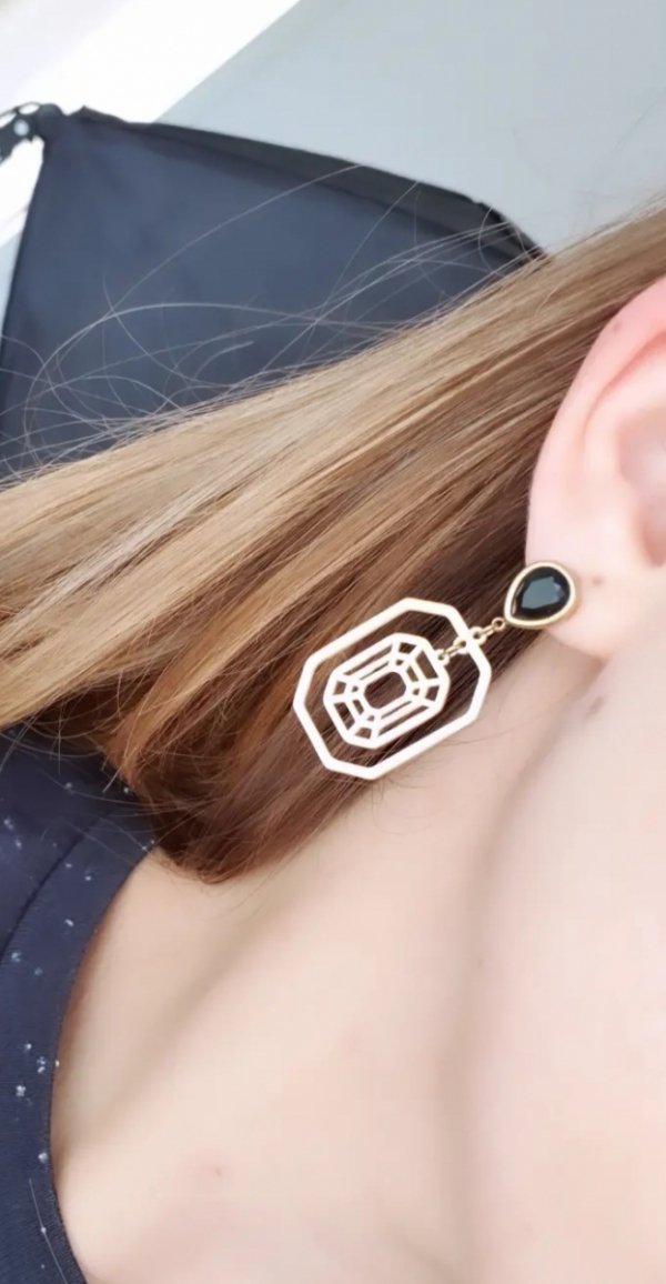 gold earrings made of stainless steel