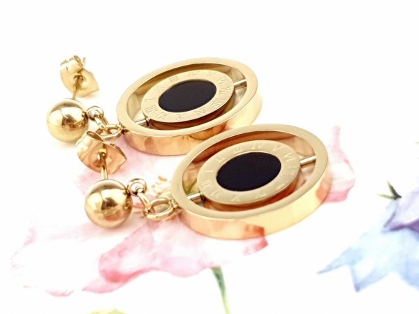 gold earrings made of stainless steel