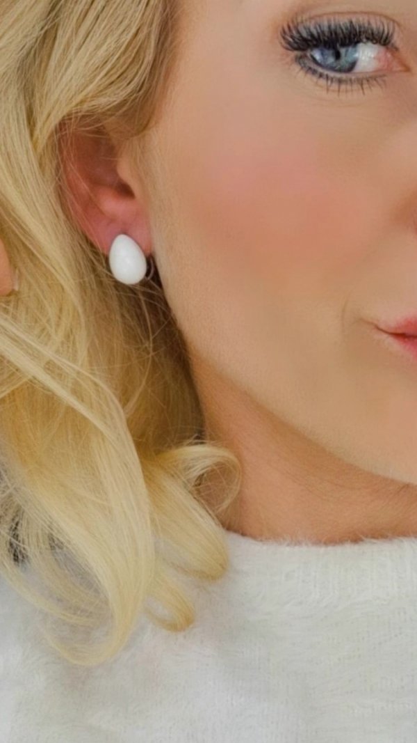gold earrings made of stainless steel