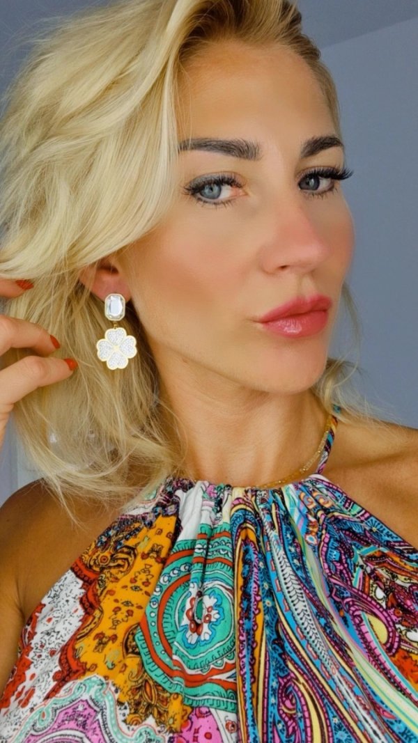 gold earrings made of stainless steel