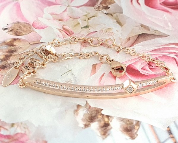 gold bracelet for a gold-plated leg