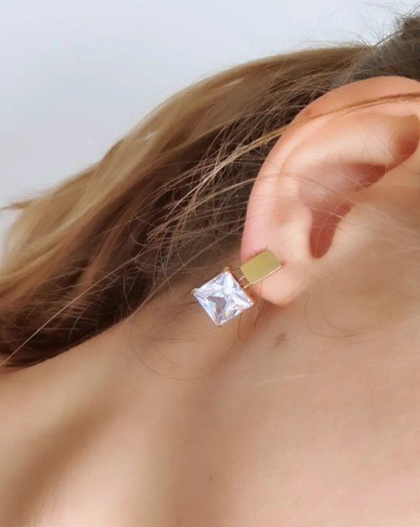 gold earrings made of stainless steel