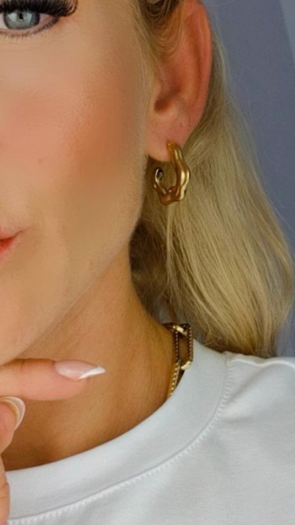 gold earrings made of stainless steel
