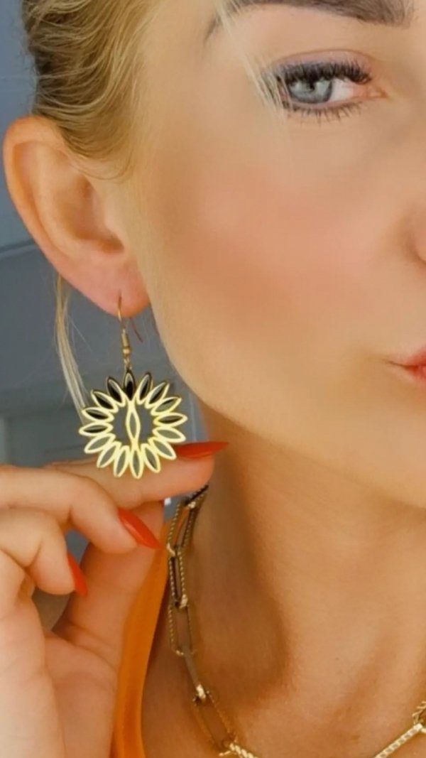 gold earrings made of stainless steel